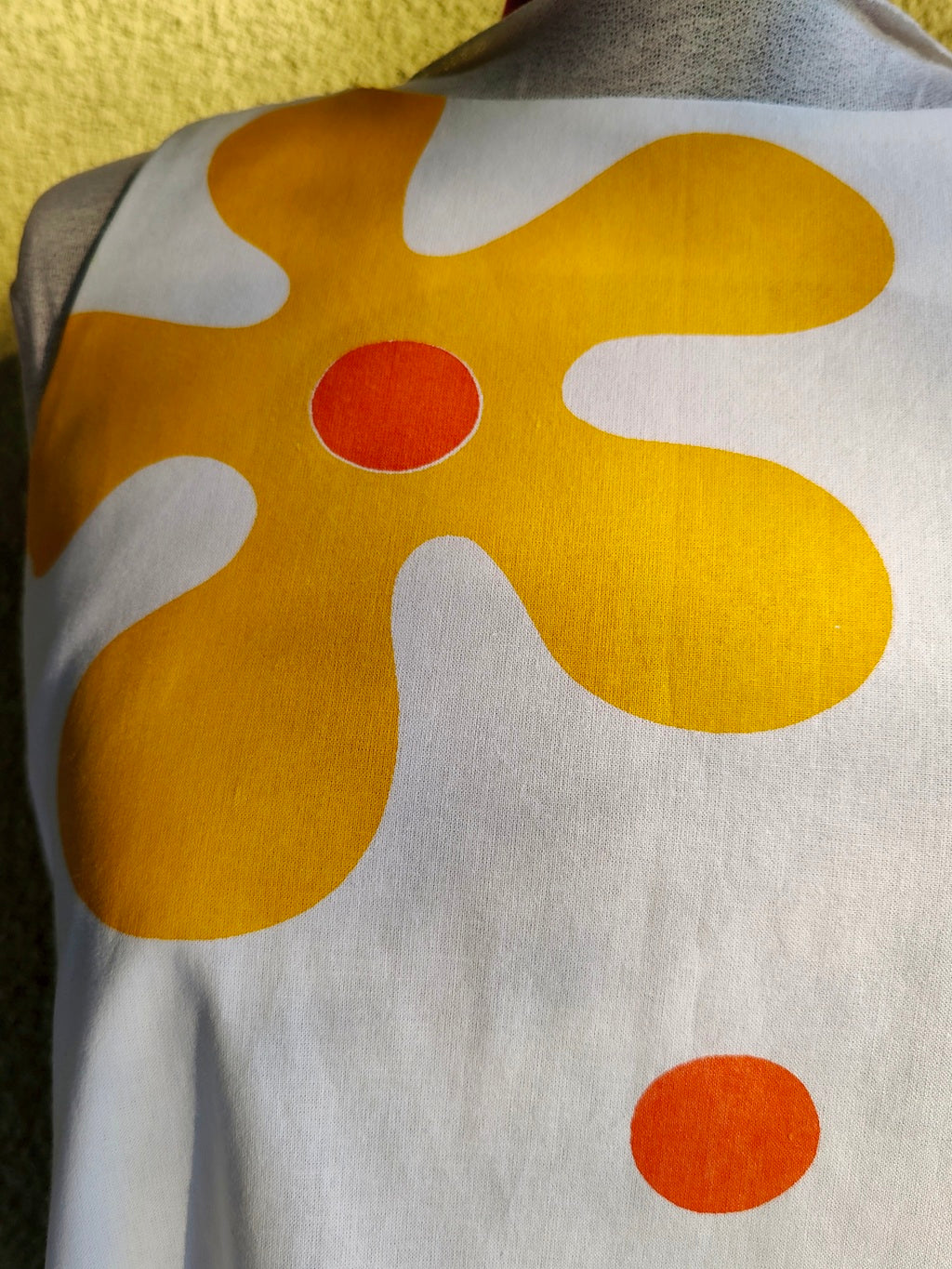 Säädettävä kukkakuvioinen mekko